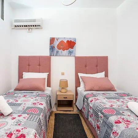 Apartment Dorothy's Seaview Haraki